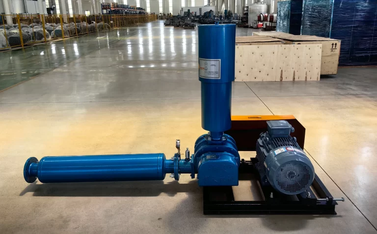 SHANGU MingTian tri-lobe roots blower HT250 cast iron for live fish transport and holding pond aquaculture aeration, factory finished unit
